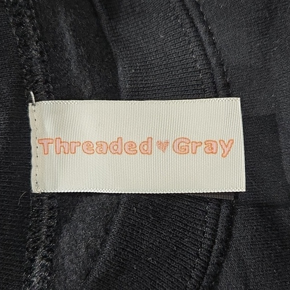 Threaded Gray Black Sweater with Blue Star On Sleeves Size L - Picture 2 of 4